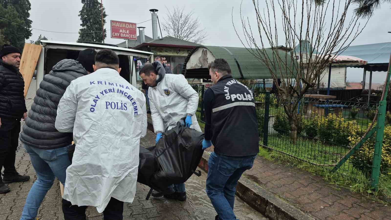 cay bahcesinde kanlar icerisinde bulundu 3AOkNJwr
