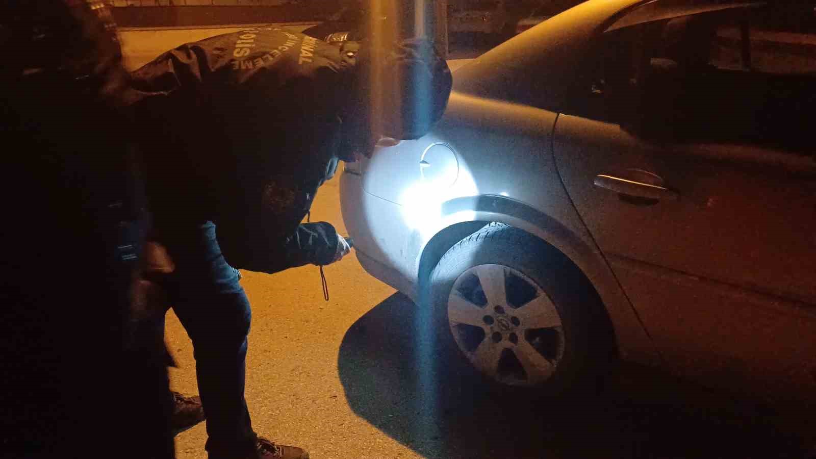 corumda park halindeki arac kursunlandi polis ekipleri harekete gecti YcrfwICe