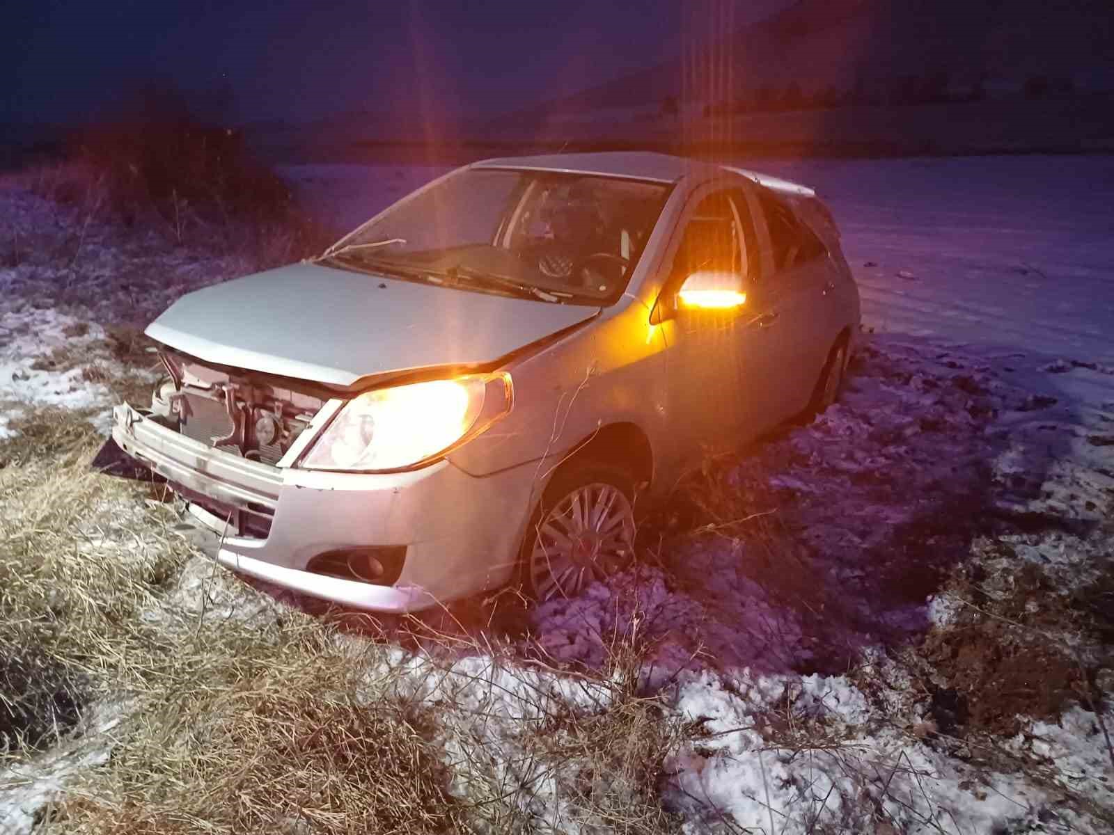 corumda takla atan otomobildeki 3 kisi yaralandi UsntBgmX