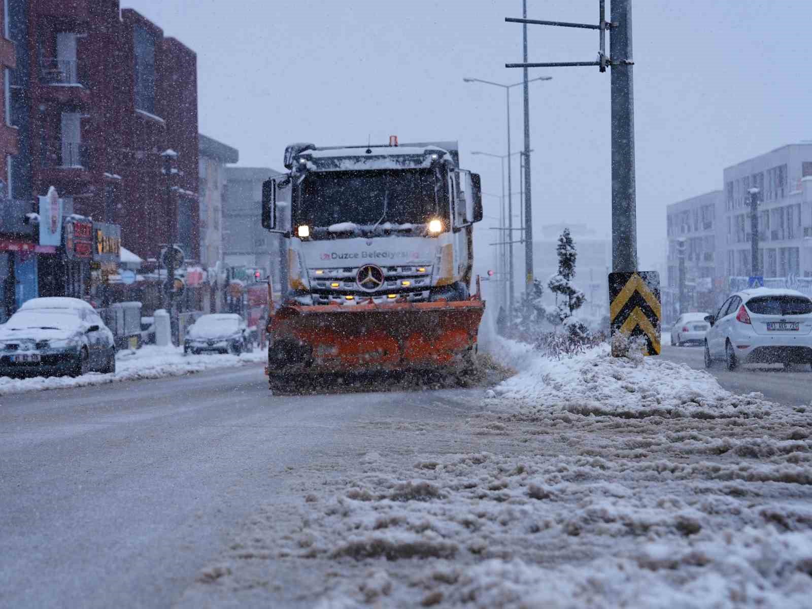 duzcede 148 personel 53 arac araliksiz calisiyor RMFZUJDC
