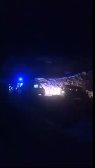 gece rahatsizlanan hastayi kizakla ambulansa tasidilar sJNMtRDL