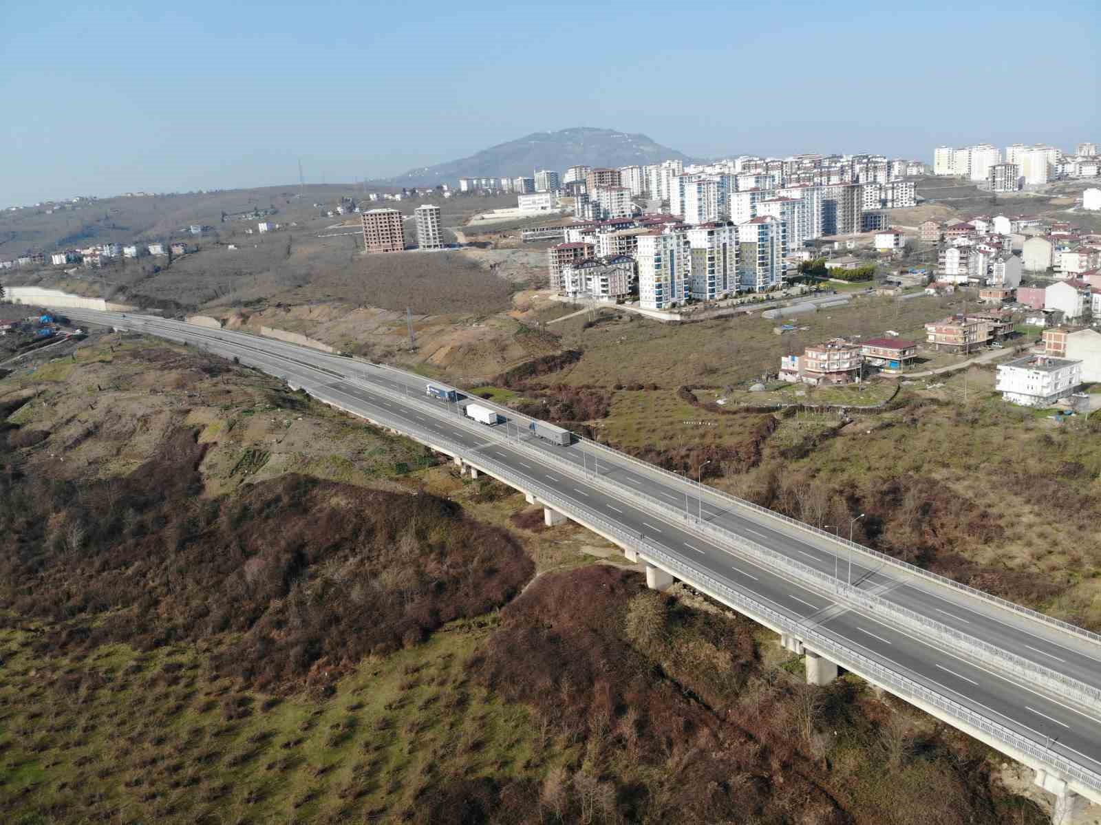 iki sehir arasini 15 dakikaya indirecek yolda calismalar suruyor