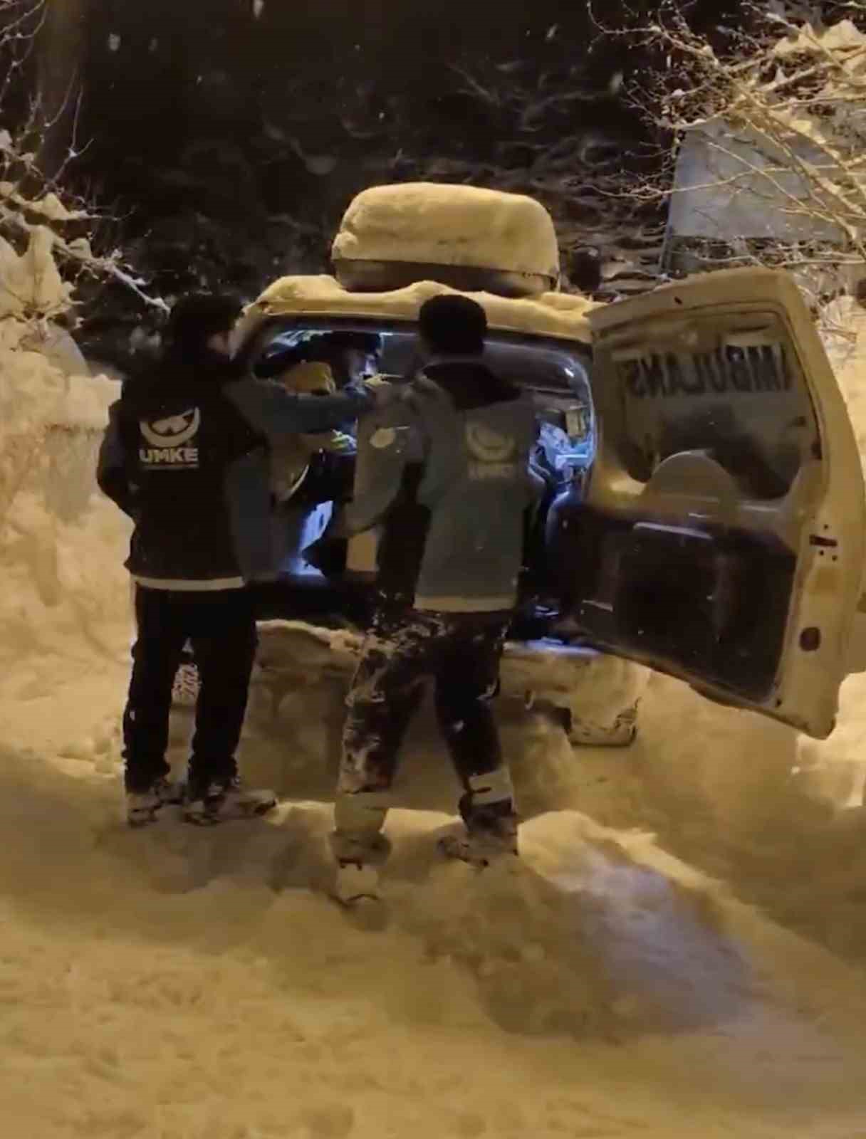 kar sebebiyle koylerinde mahsur kalan hastalar icin ekipler seferber oldu kBjDPLJf