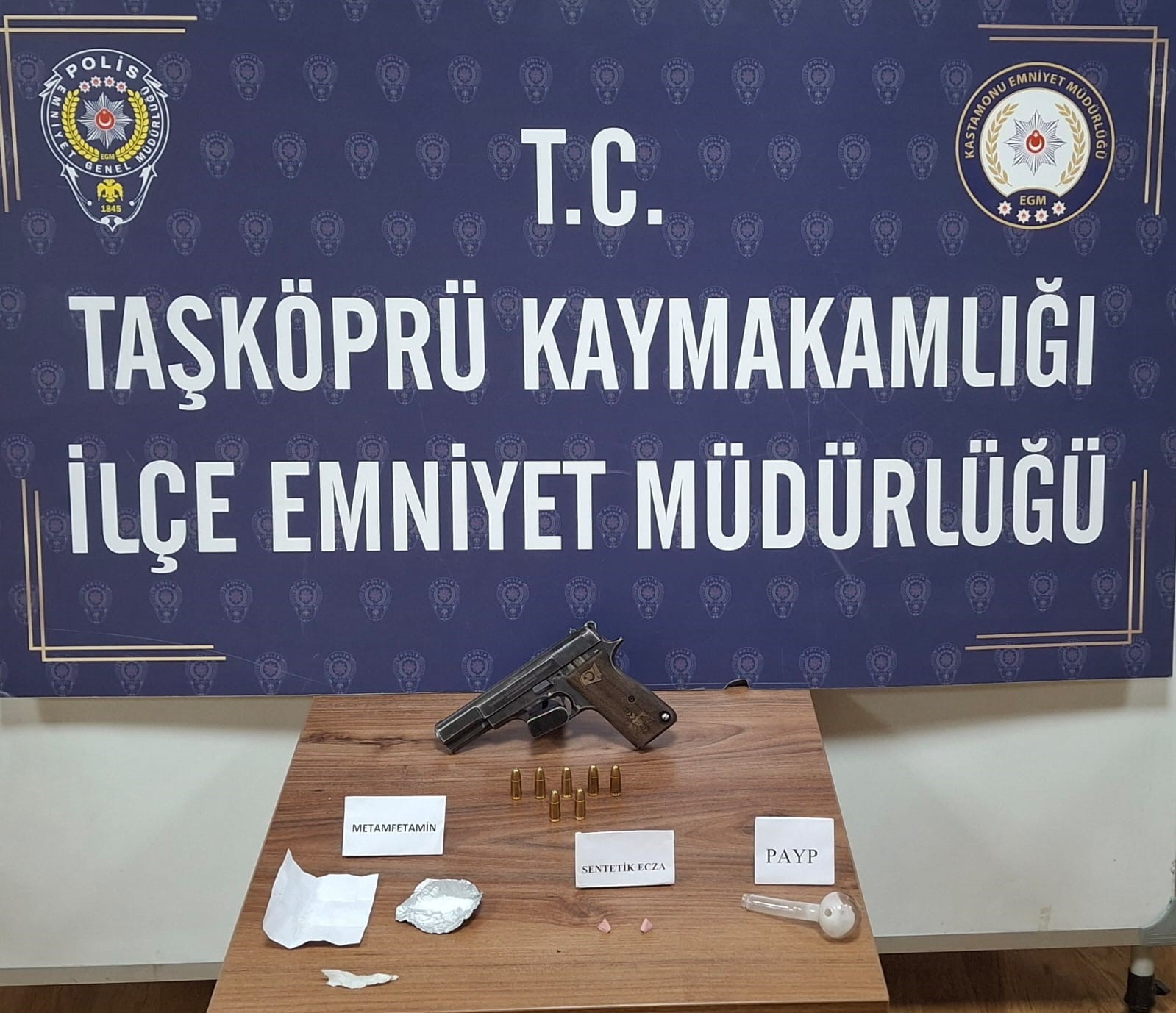 kastamonuda uyusturucuyla yakalanan 4 kisi gozaltina alindi q5P5eq3w
