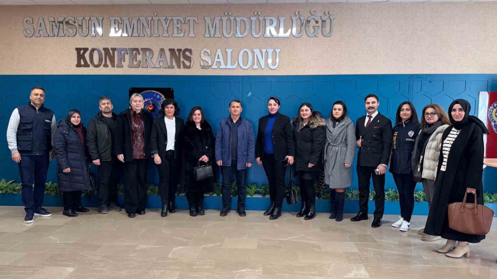 ogretmenler cocuk istismari ve cocuk koruma kanunu hakkinda bilgilendirildi FBrUYKZC