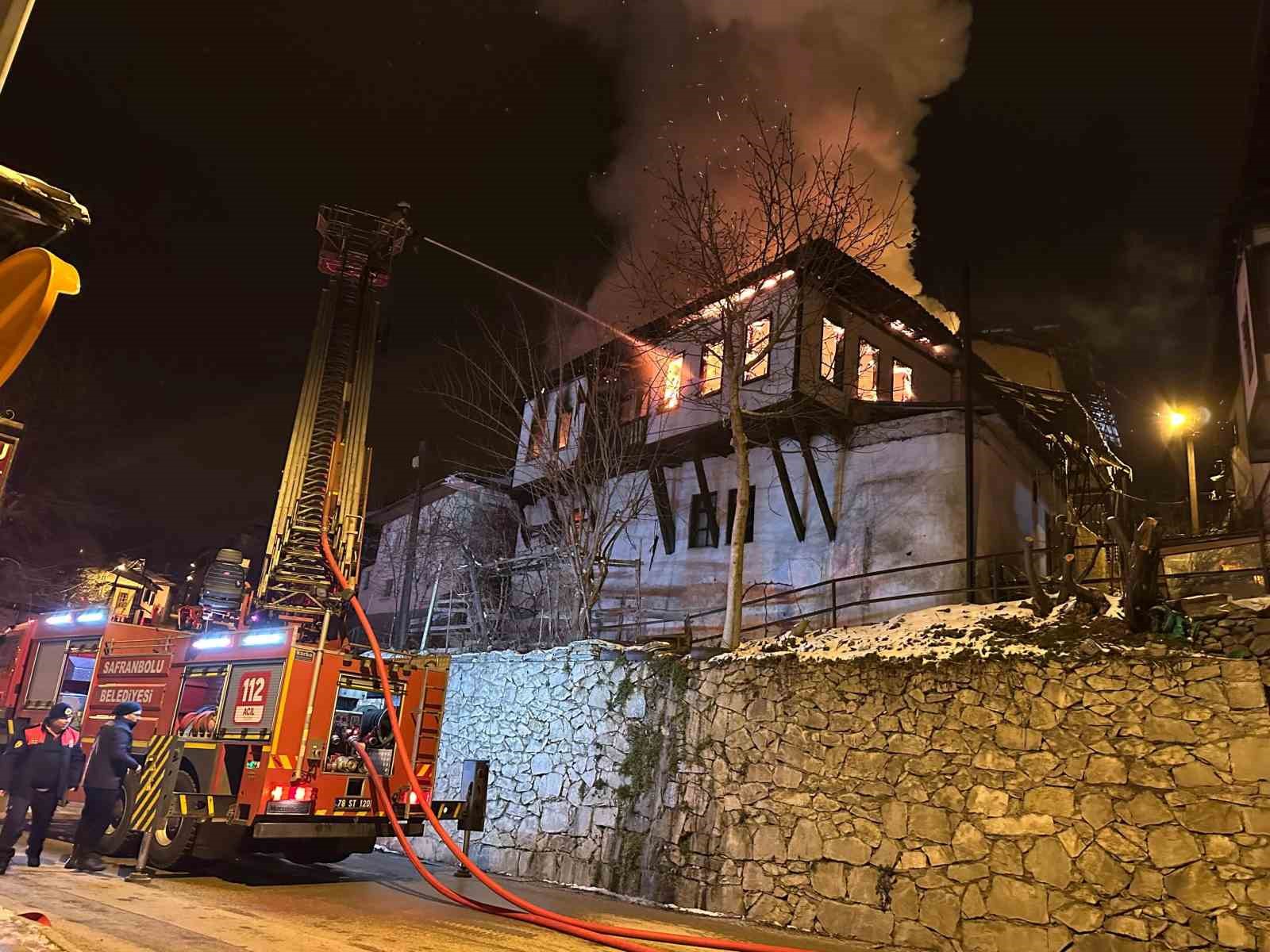 safranboluda 150 yillik tarihi konak alevlere teslim oldu