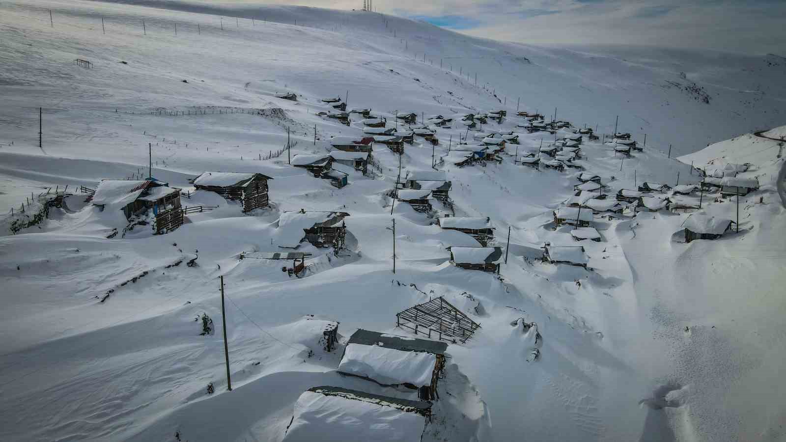 sakin sehir savsatin kis manzaralari buyuluyor