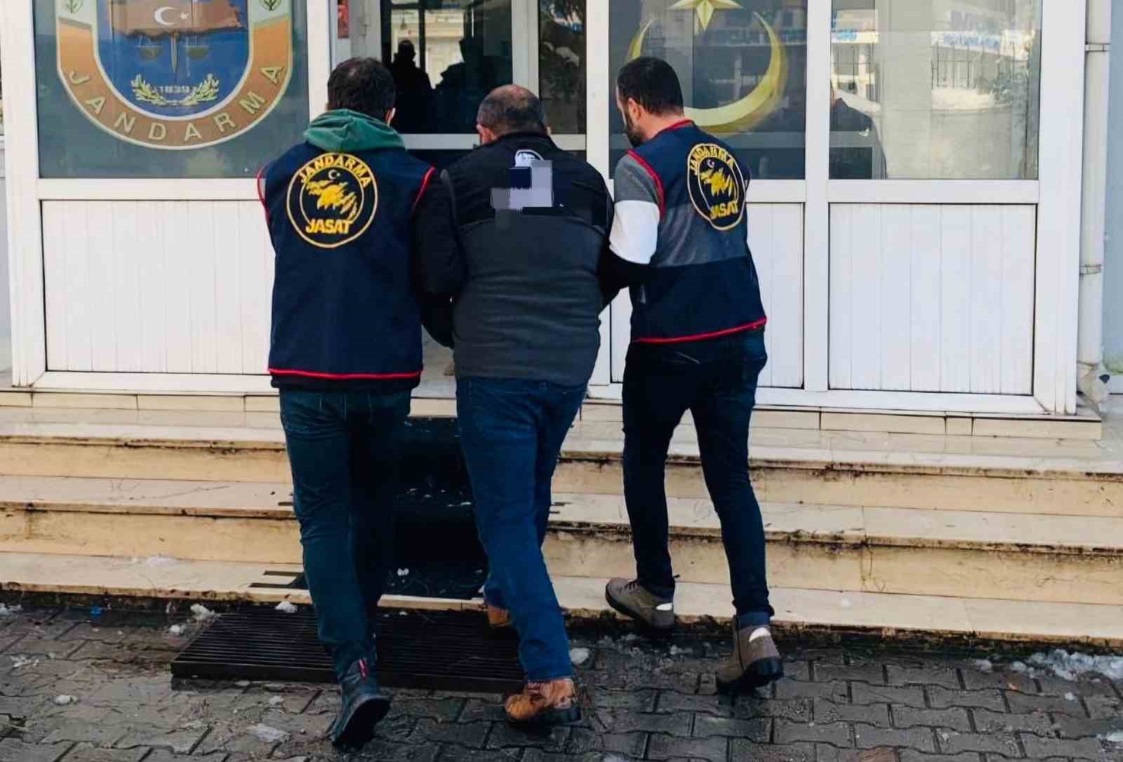 samsunda 10 yil 10 ay hapis cezasi bulunan sahis yakalandi 3zQqLIMK
