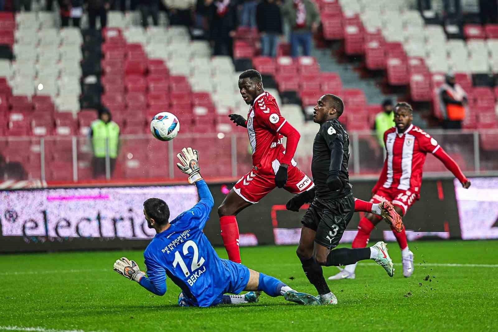 samsunspora ic sahada yan bakilmiyor QDkOk9XX