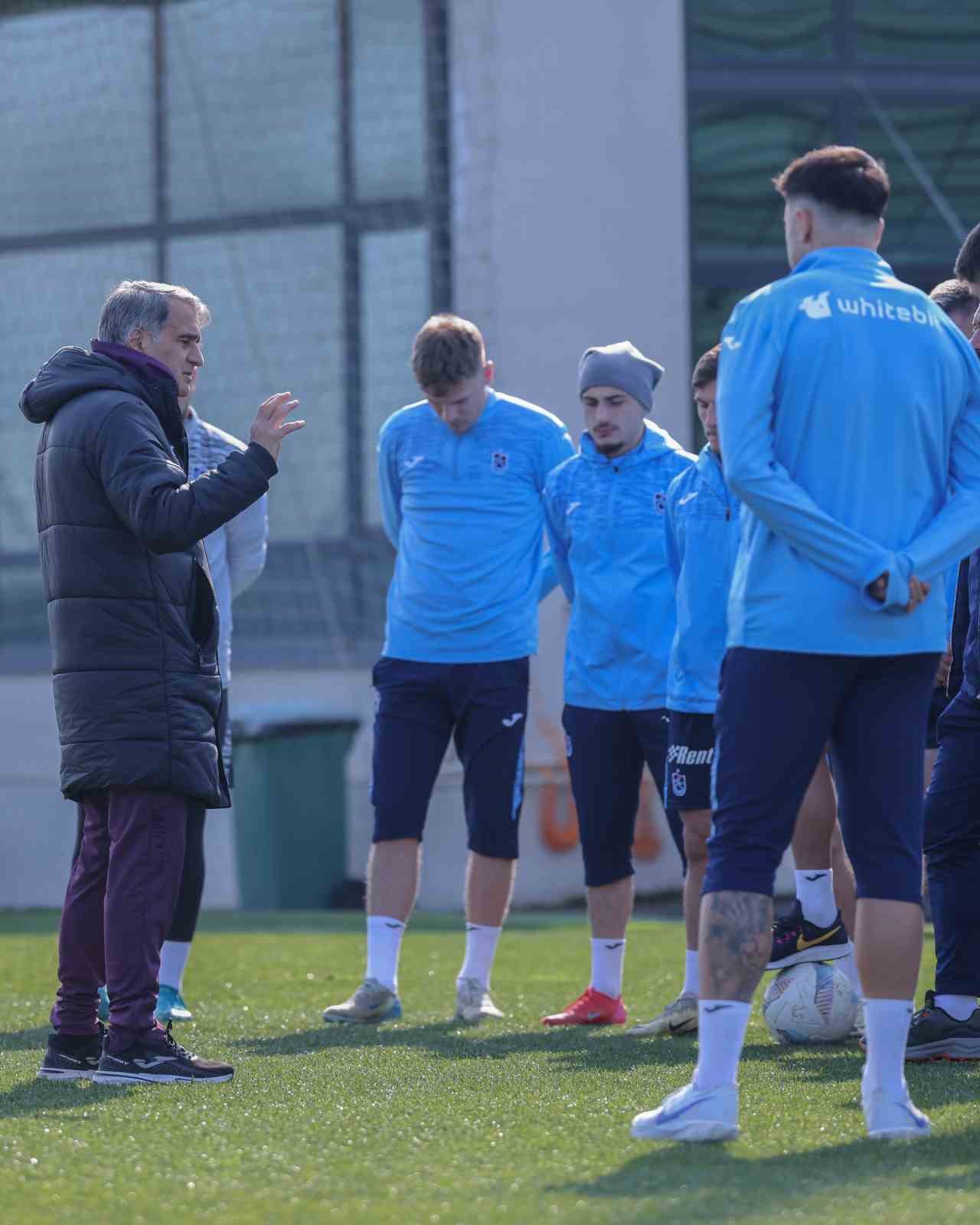 trabzonspor kis transfer doneminde 4 oyuncu aldi 9 oyuncu gonderdi pNv61mNd
