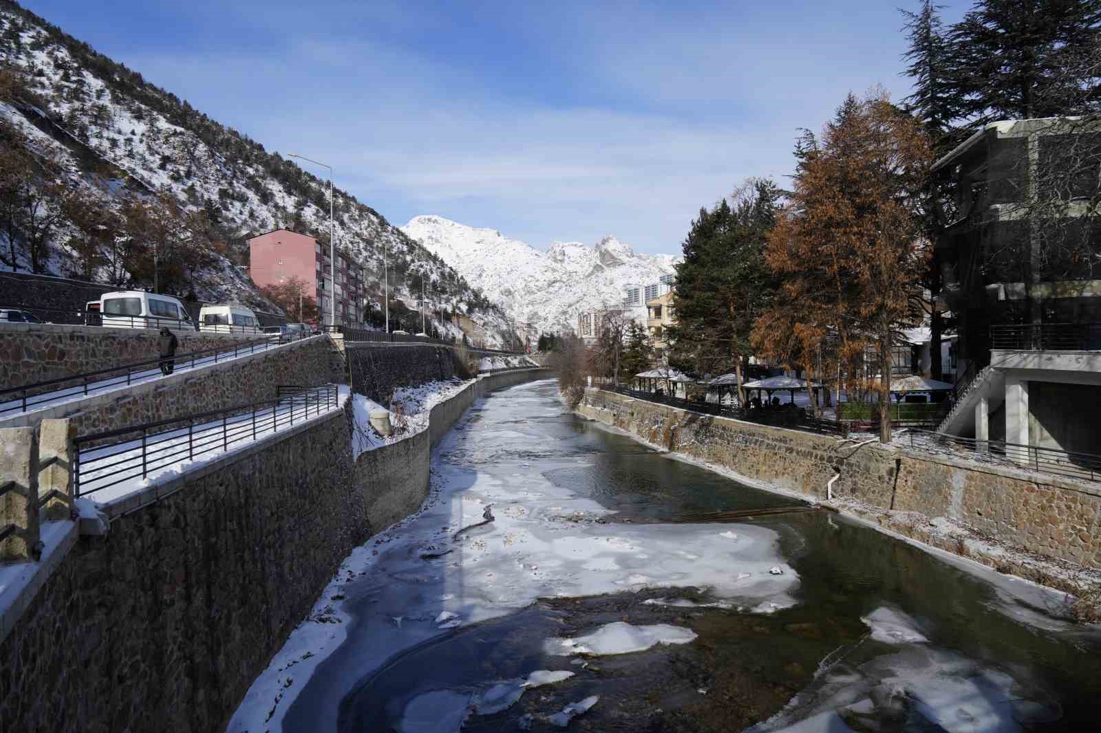 turkiyenin en hizli akan cayi buz tuttu OY82PtB3