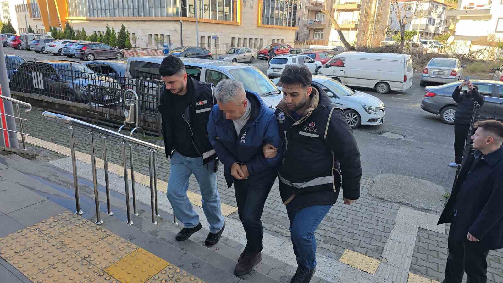 yaslilarin maaslarini eksik odeyen banka calisanina yurt disi yasagi ve adli kontrol sarti FmHmrMEU