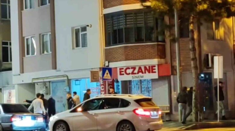 yumruklarin havada ucustugu kavgada silah sesleri yukseldi o anlar kamerada 375mlDRC