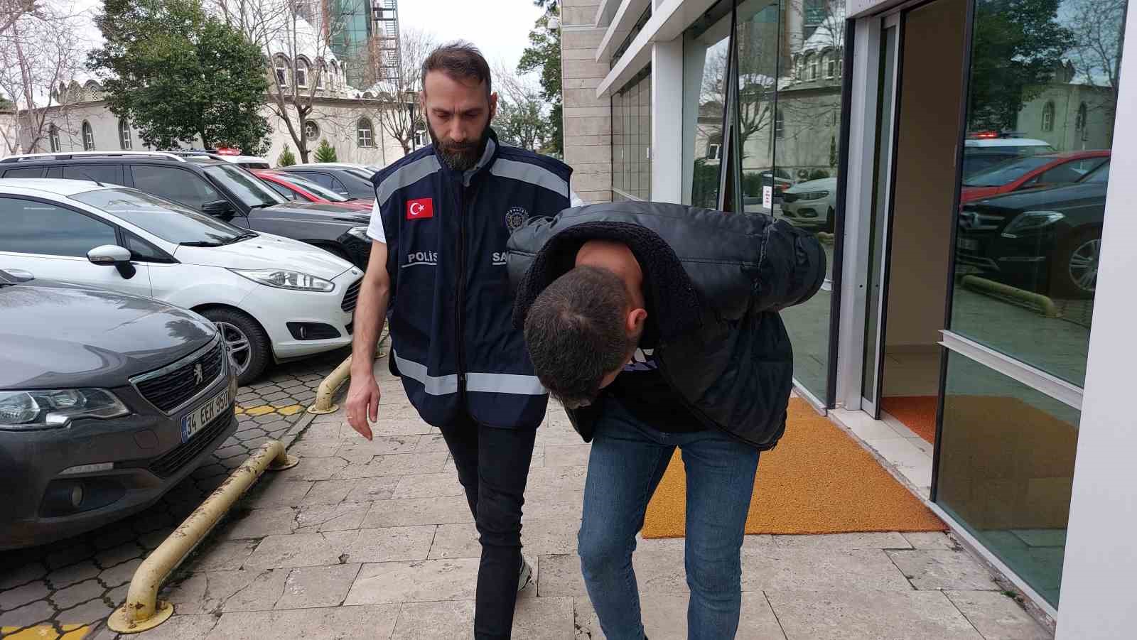 12 suc kaydi bulunan sahis para calarken once kameraya sonra polise yakalandi P7DMC6fw