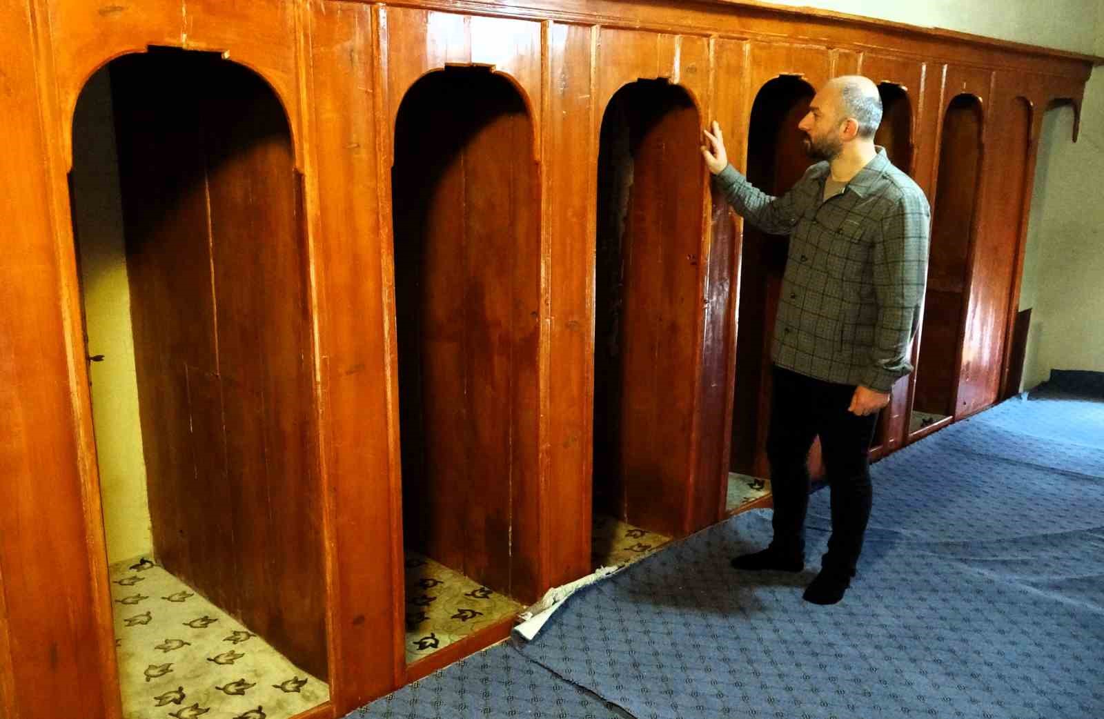 195 yillik tarihi cami halvet odalariyla dikkat cekiyor 9qOqj5f9