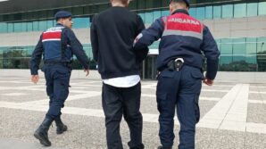 25 ayri suctan araniyordu jandarma yakaladi VMVzIOMx