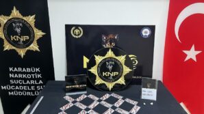 272 adet uyusturucu hapla yakalandilar mauUqy5O