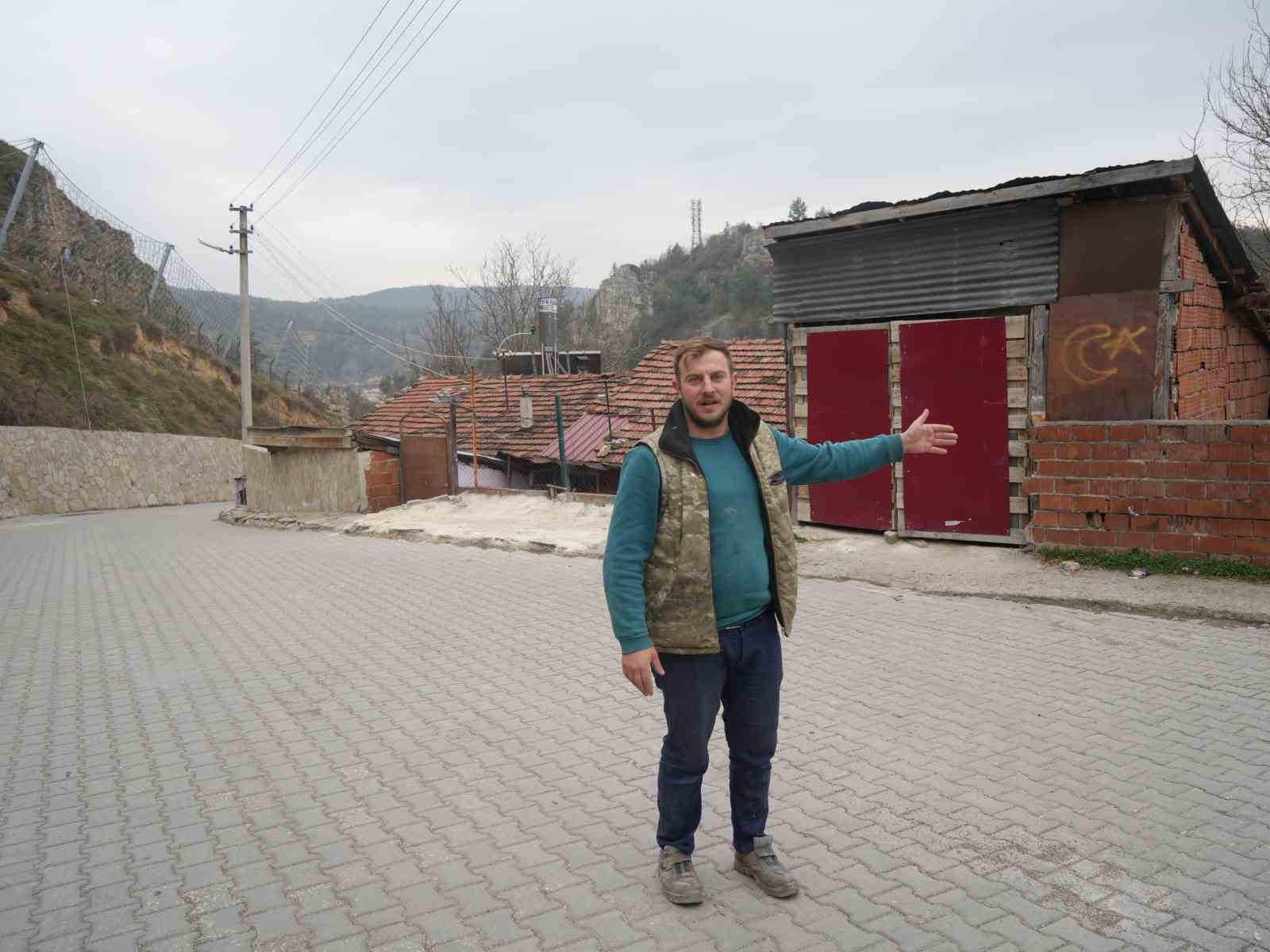 5 yildir dogalgaz mucadelesi veren vatandaslar isyan etti ay lav yu filmindeki gibi u8WsRnkW