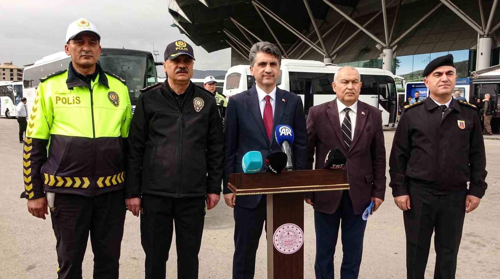 9 gunluk bayram tatilinde boluda 2 bin 922 ekip ve 9 bin 777 personel ZI9La5LK