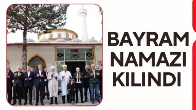 BAYRAM NAMAZI UC NISAN CAMIINDE KILINDI