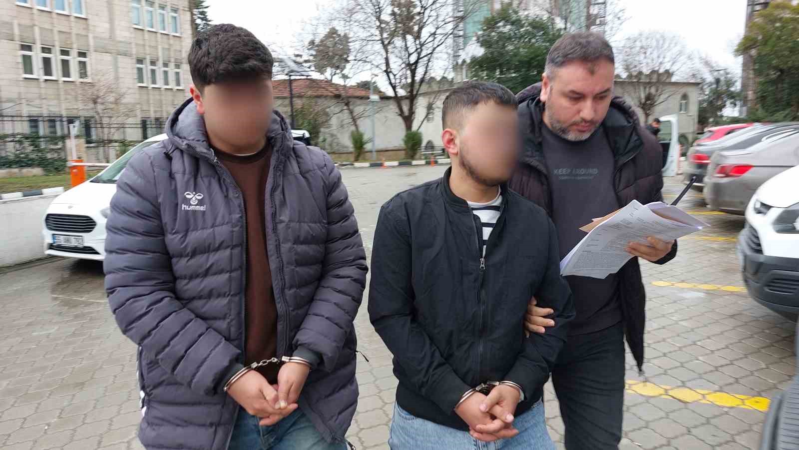 akaryakit istasyonunda motosikletteki genci bicaklayan 2 kisi yakalandi WIaEbWdF