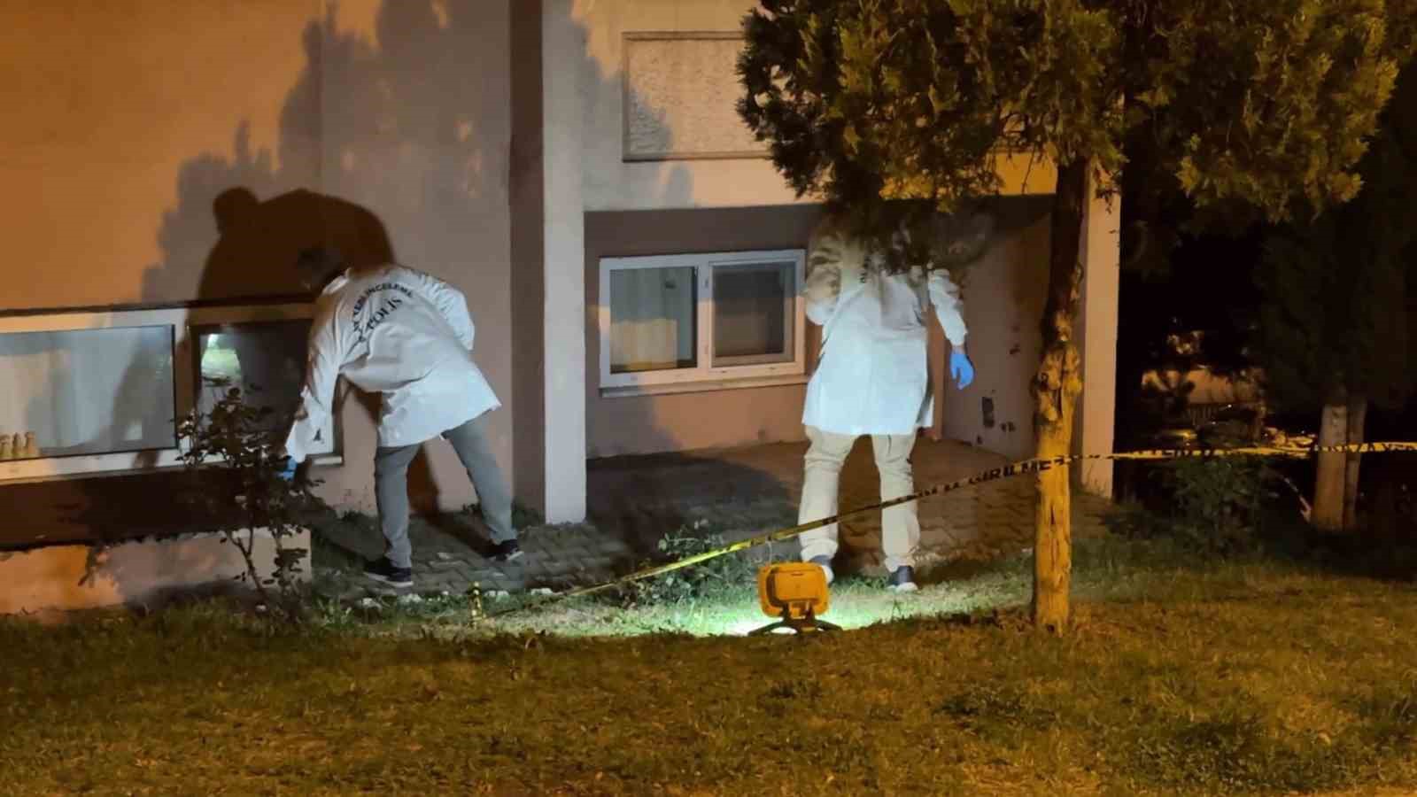 apartmanin 4 katindan dusen kiz cocugu agir yaralandi tPfszybv