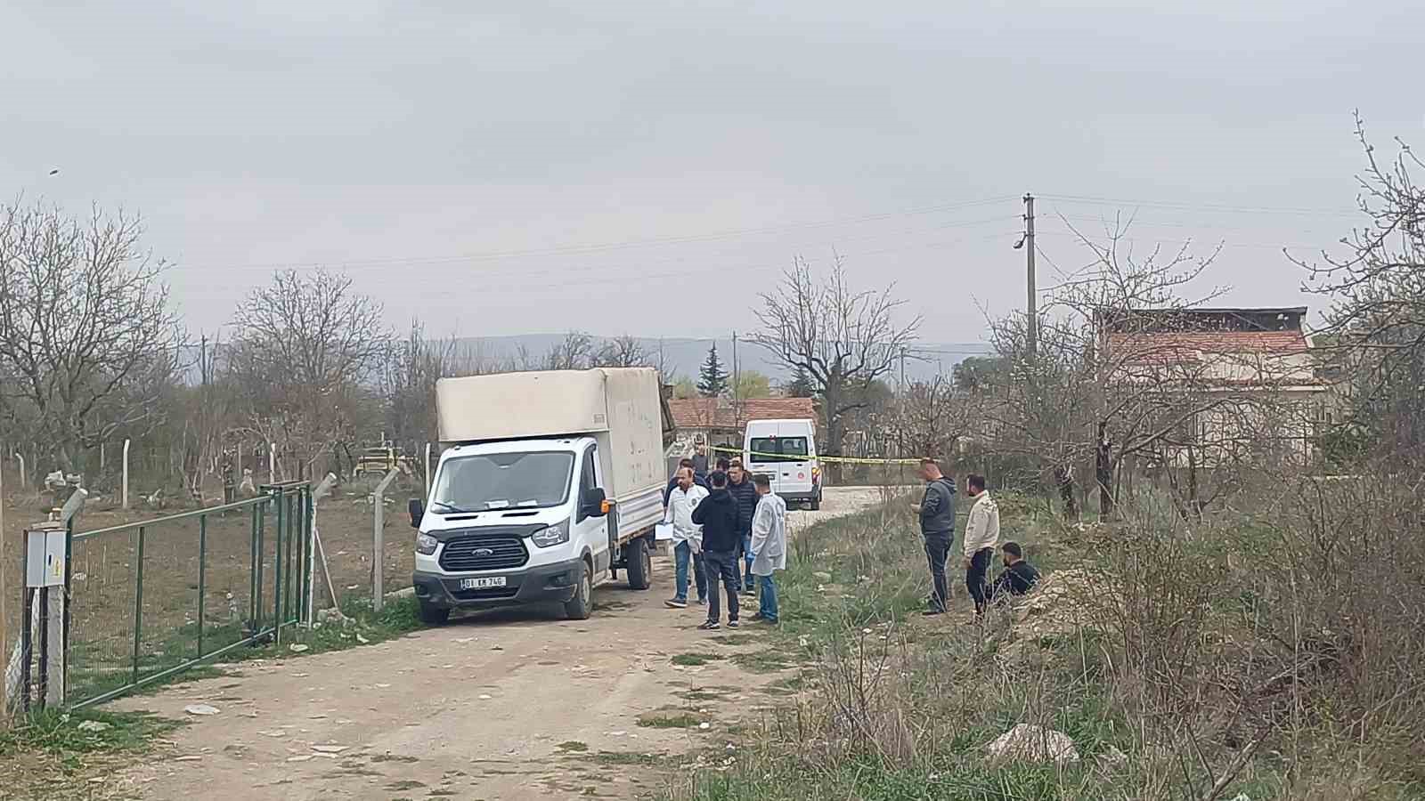 arkadaslari tarafindan park halindeki aracinda olu bulundu r88uNtRE