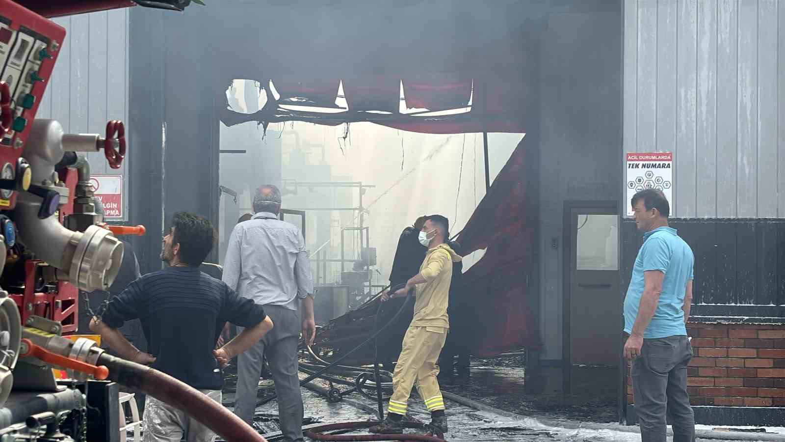 boluda fabrika yangini kontrol altina alindi 6BZt5bh2