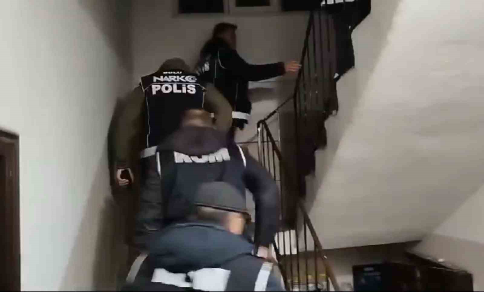 boluda yabanci uyruklu 7 vatandas hakkinda sinir disi edilmek uzere islem baslatildi
