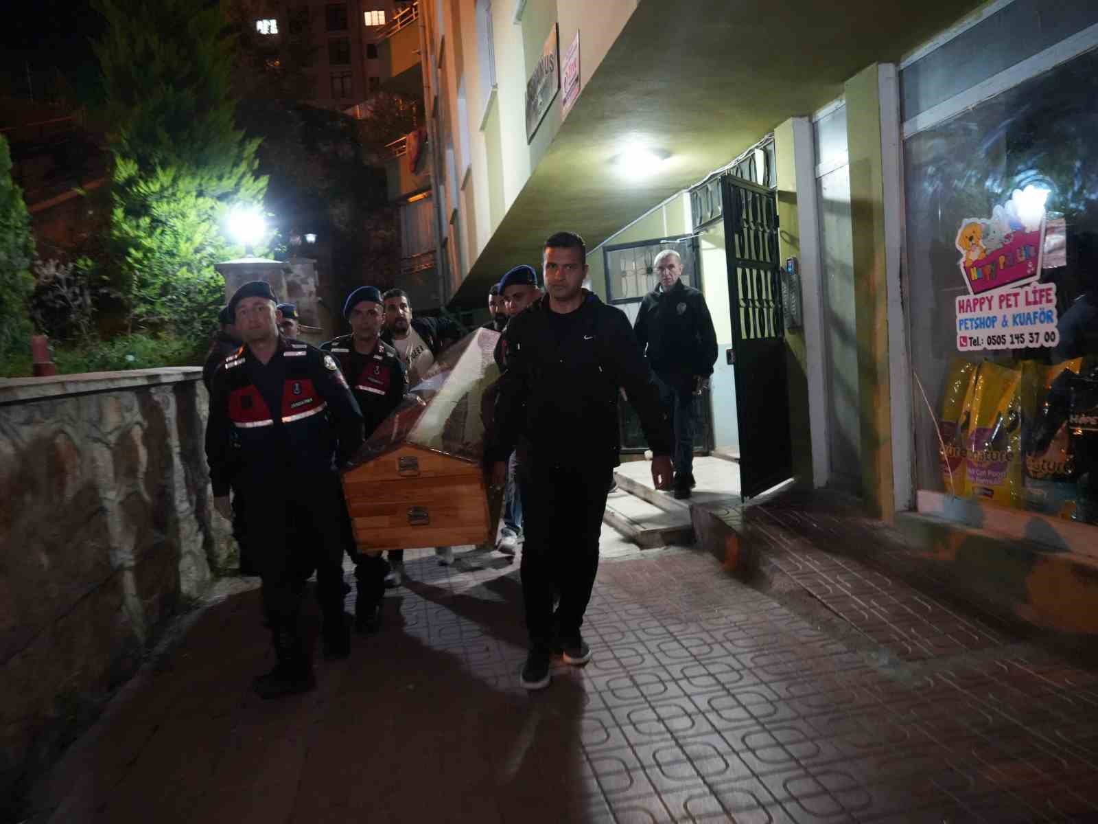 bosanma asamasindaki esini olduren polis memuru icin agirlastirilmis muebbet talebi 4Eu7DwKk