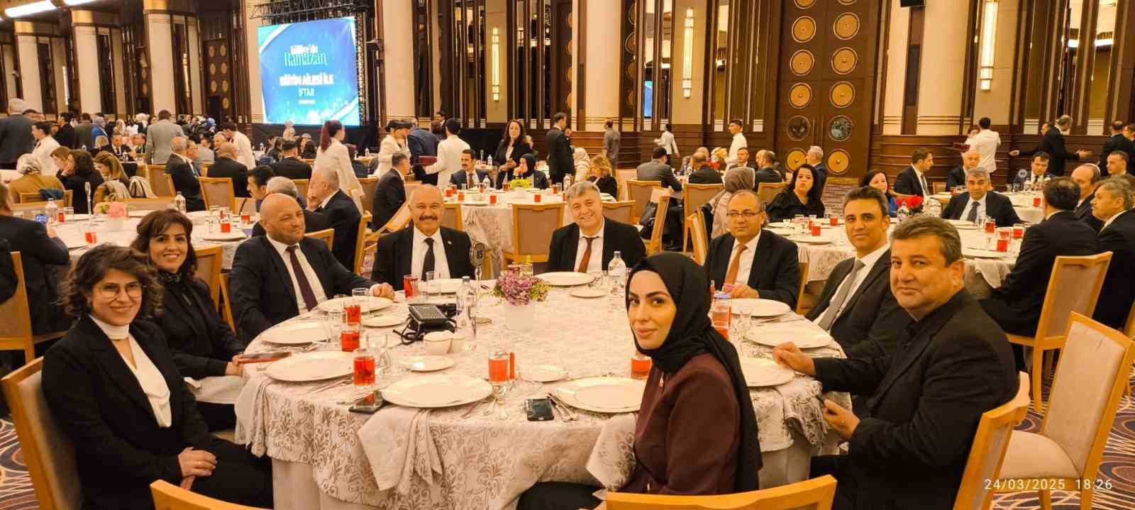 bozkan ve beraberindeki heyet iftar programina katildi WSafcGcW