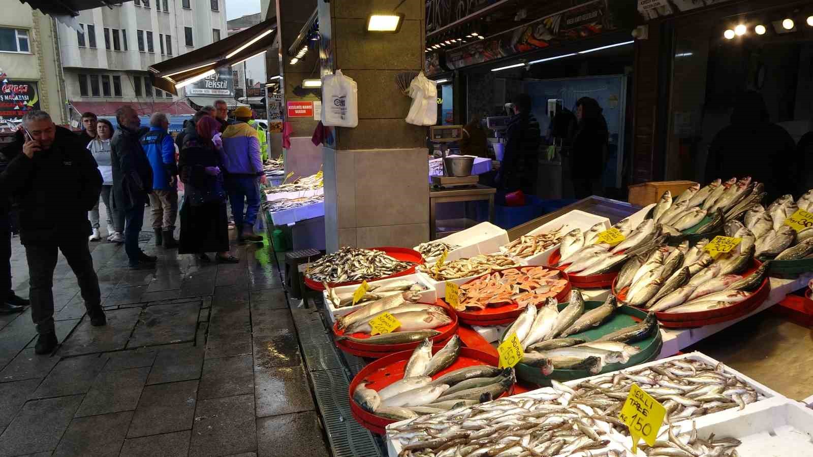 cogu tekne erken paydos edince balik tezg hlari eski goruntusunden uzak kaldi 23JzX2Av