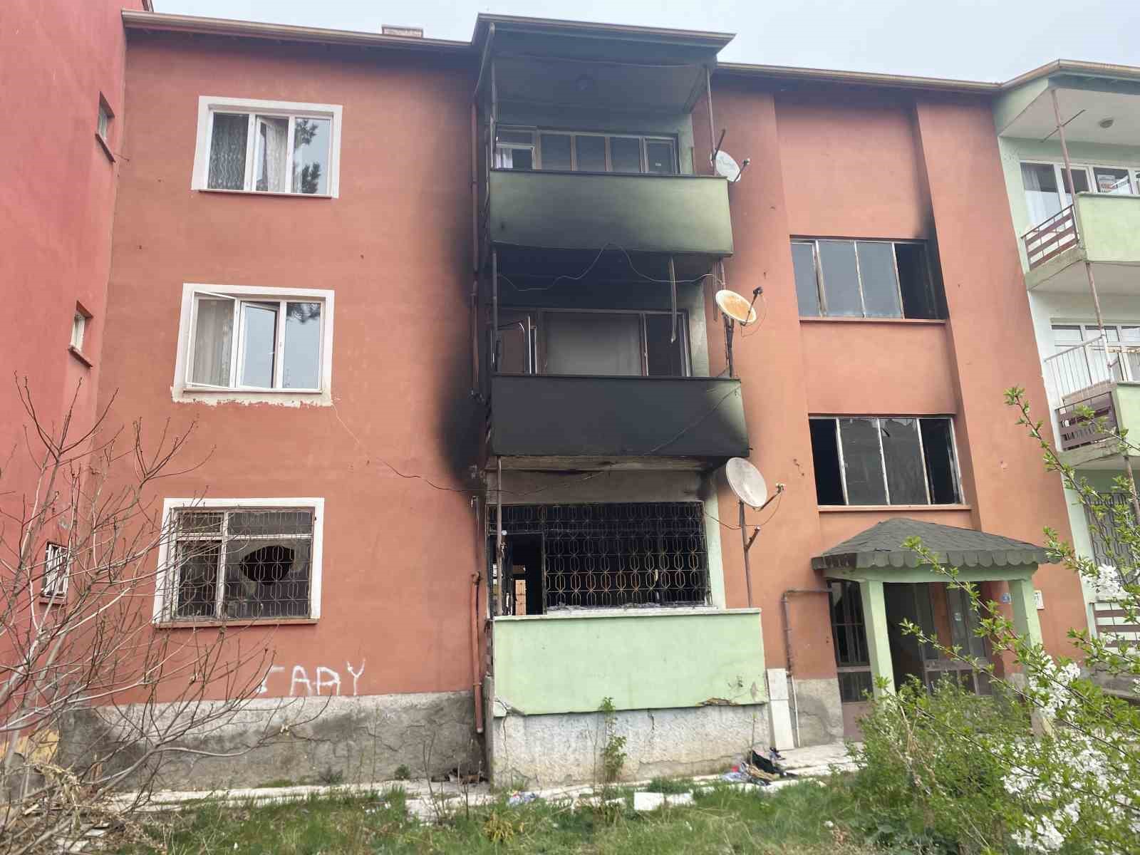 corumda bayram sabahi feci yangin 1 olu YdWutrFn