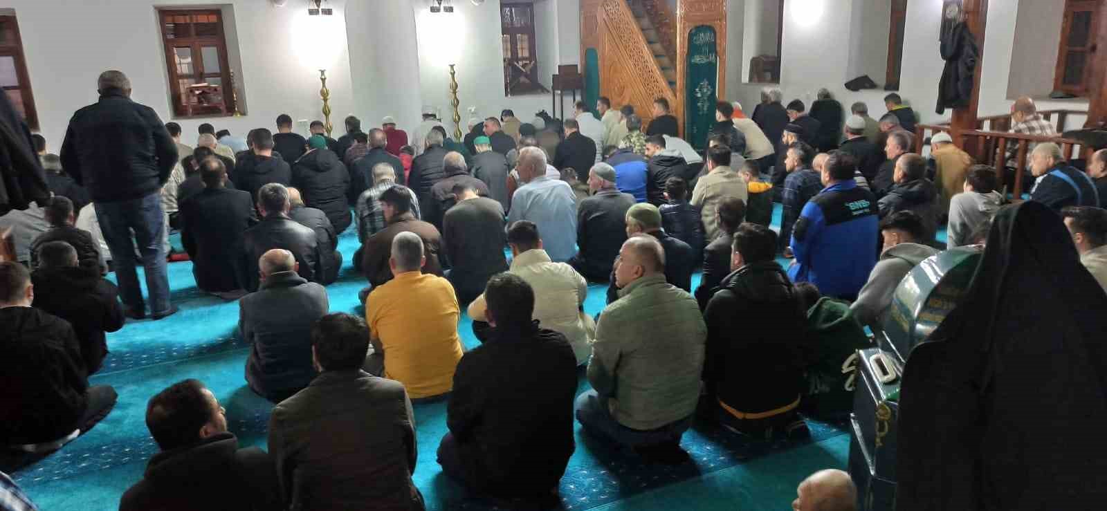 devrekte kadir gecesi cosku icerisinde idrak edildi fU9eRR5C