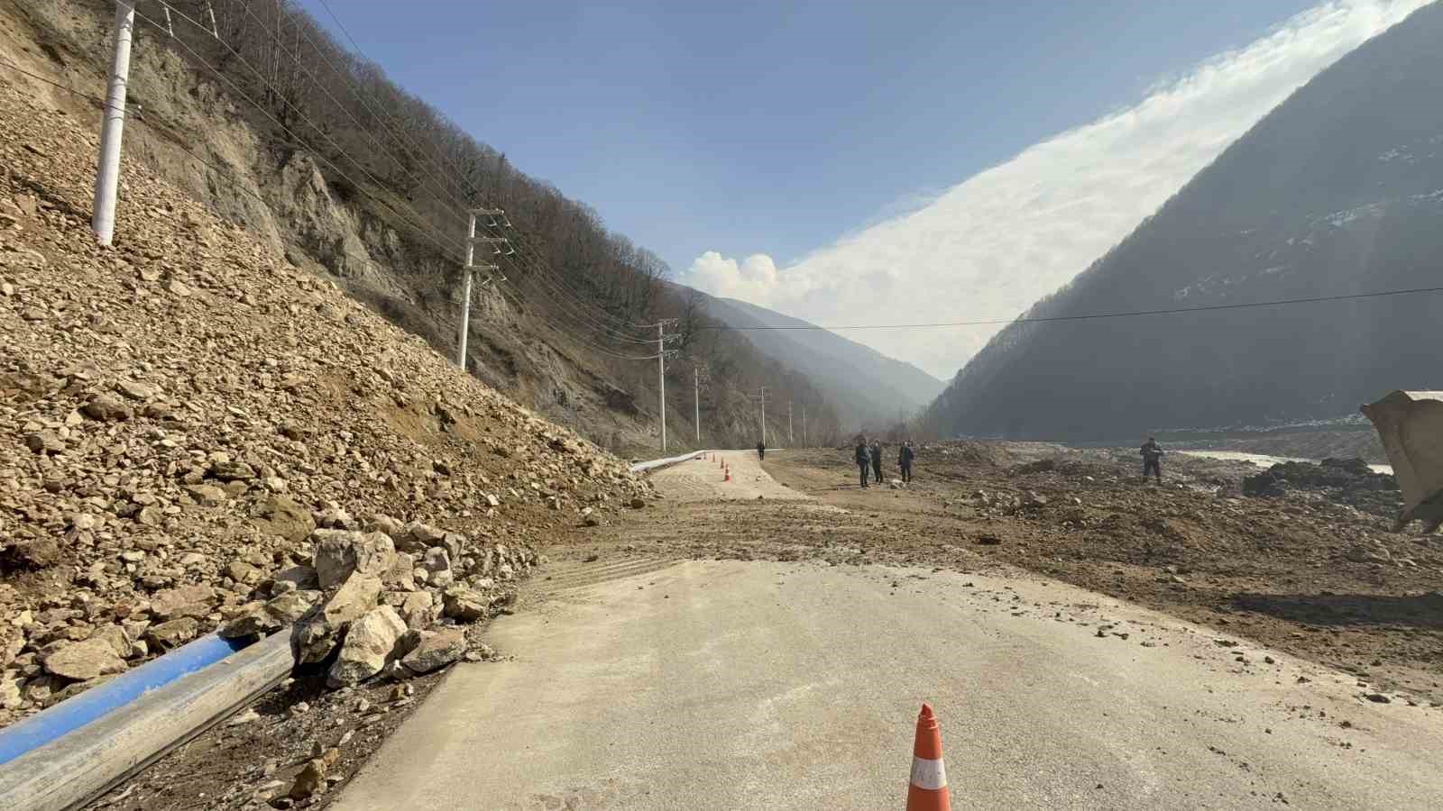duzcede heyelan meydana geldi IMj6UKJB