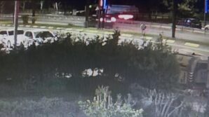 ehliyetsiz surucu yolun karsisina gecmeye calisan yayaya carpti 9fpXEf6r