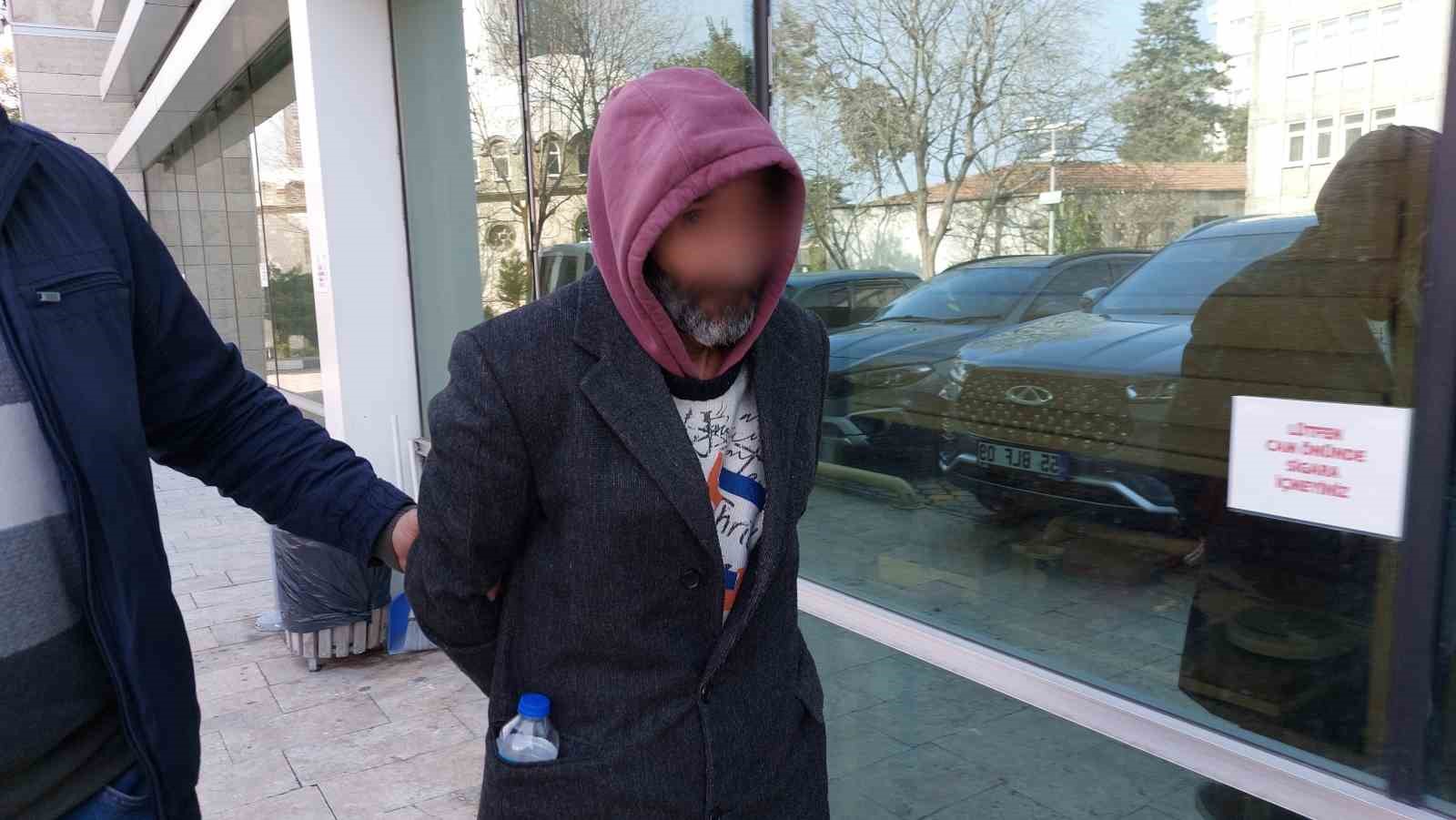 evine iftara gittigi ikiz kardesini bicakladi YhnukjDq