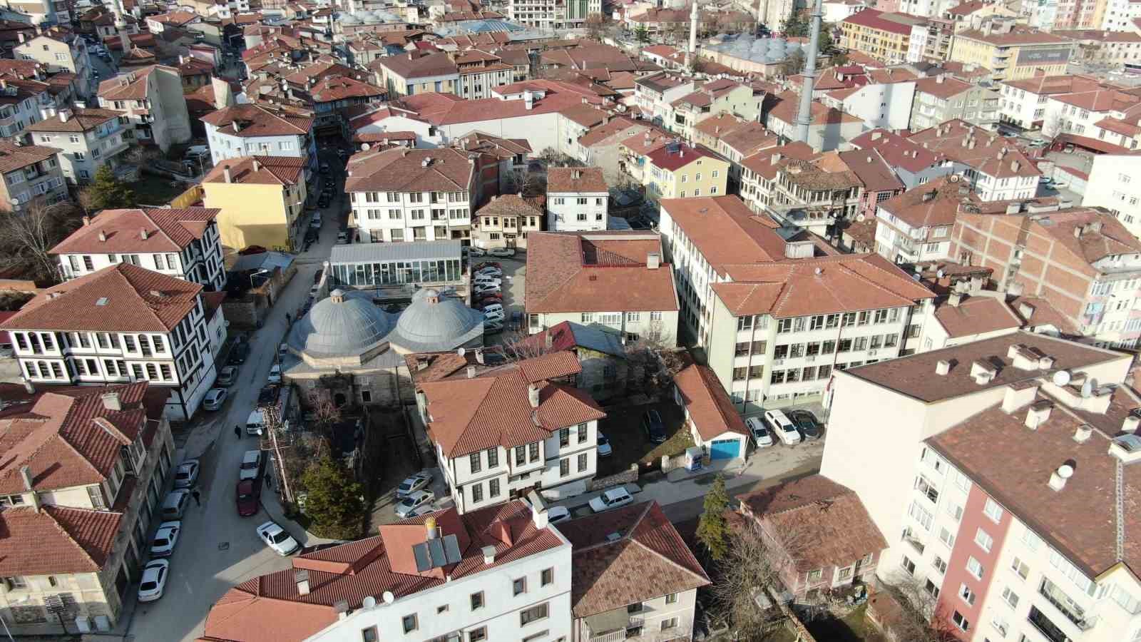 evlerin altindan cikan su vatandaslari canindan bezdirdi jRS4Dcs8