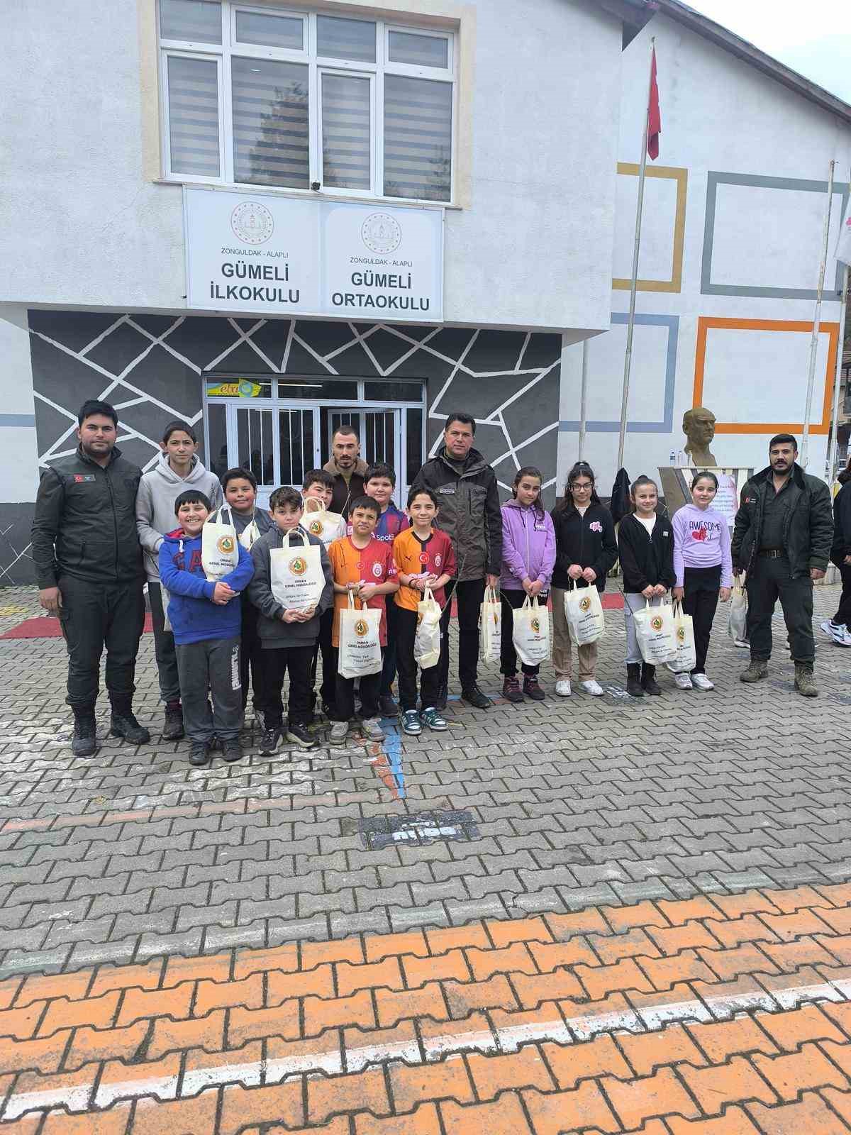 gumelide dersimiz orman etkinligi ormanin onemi ogrencilere anlatildi 5WX1ivzG