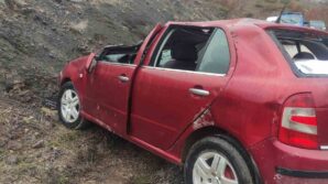 gumushanede ucuruma yuvarlanan aractaki yasli kadin oldu DiVgramh