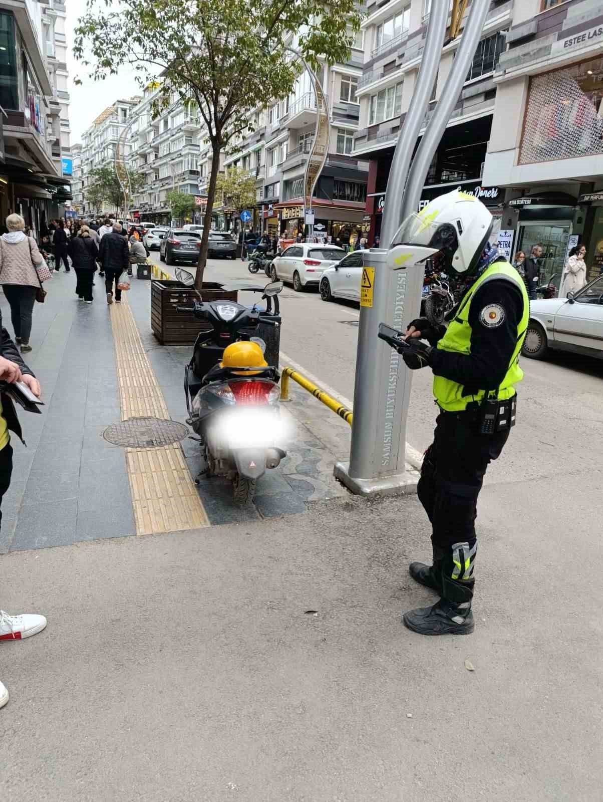 kaldirimlari isgal eden 76 motosiklet surucusune ceza kZfArCpr