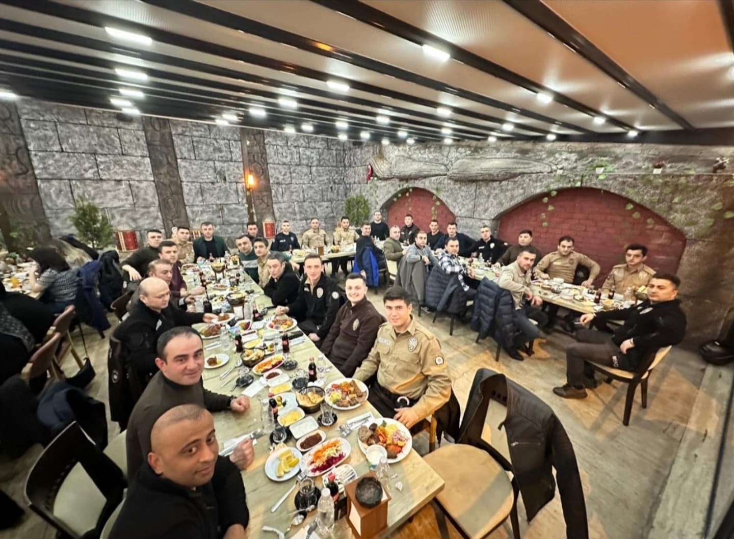 karadeniz ereglide bekciler ve amirleri iftar yemeginde bulustu elBDHE8r