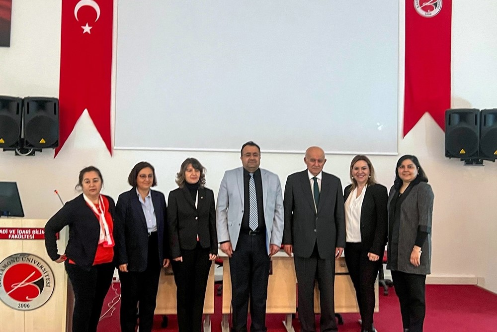 kastamonu universitesinde akademide ve sehirde kadinin gucu konusuldu hO4yXB79