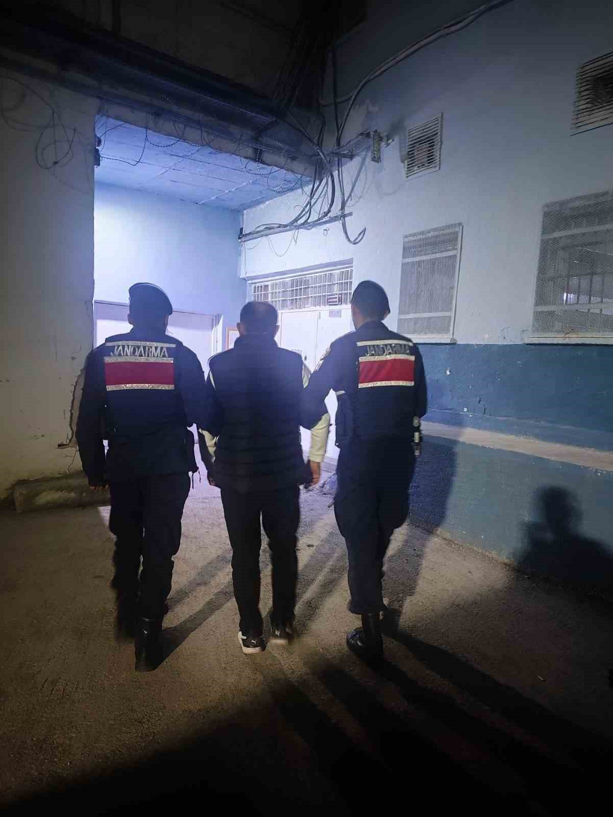 kastamonuda kesinlesmis hapis cezasi bulunan hukumlu yakalandi k4OR39kW