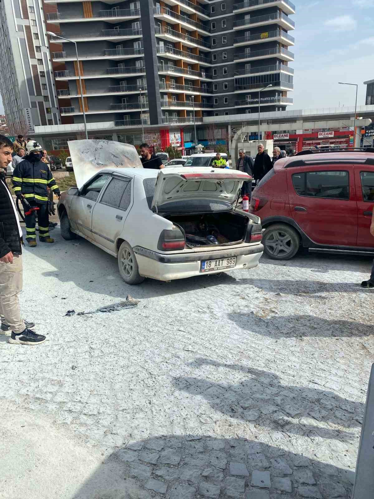 kastamonuda park halindeki otomobil yandi f5gVCfL6