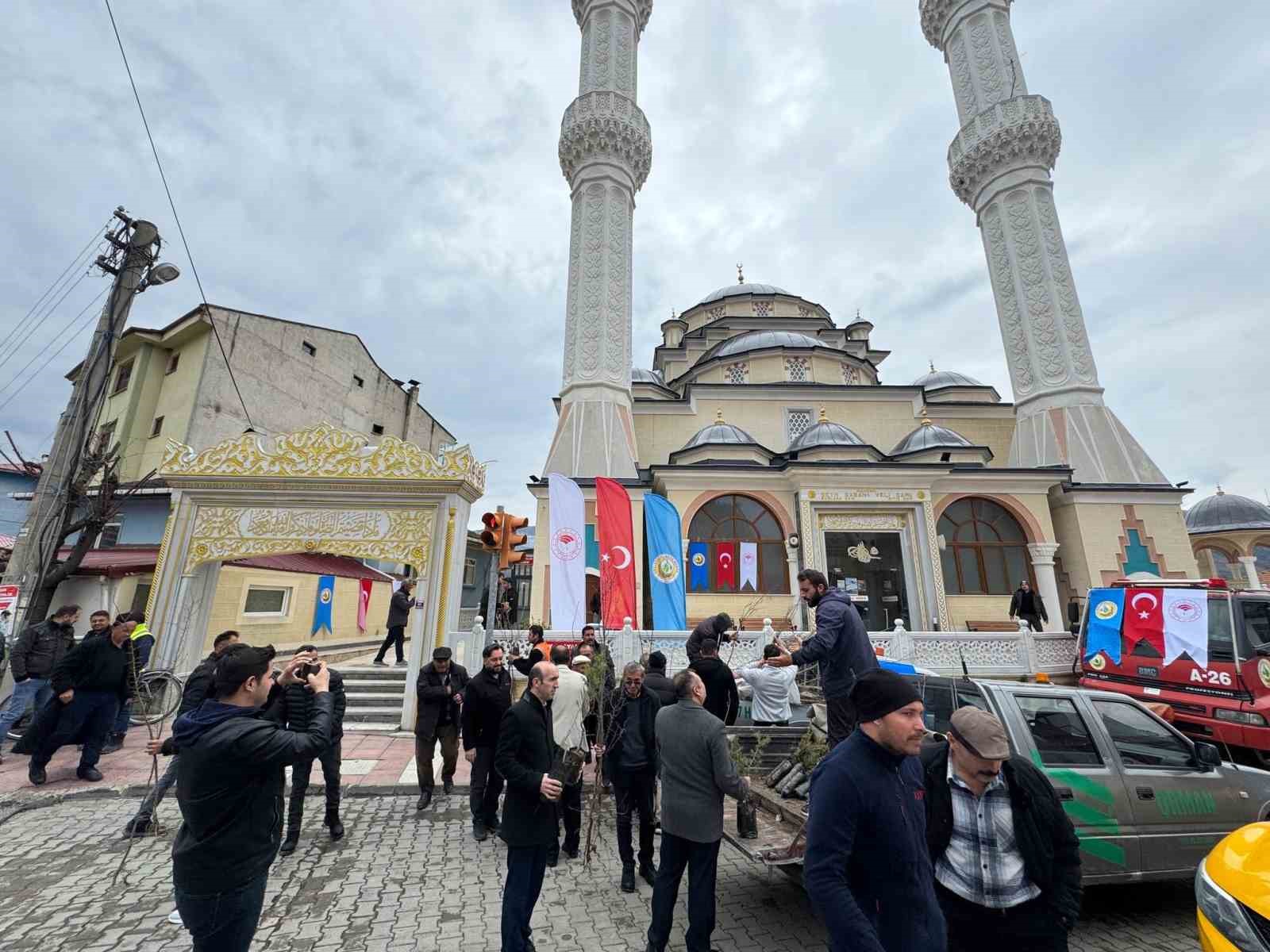 kastamonuda vatandaslara fidan dagitildi J7IItQqw