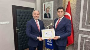 kaymakamdan mudure odul a9d5g75H