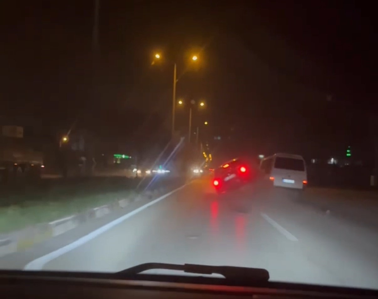 kopege carpmamak icin manevra yapinca takla atti o anlar kamerada 4QEOcBJ1