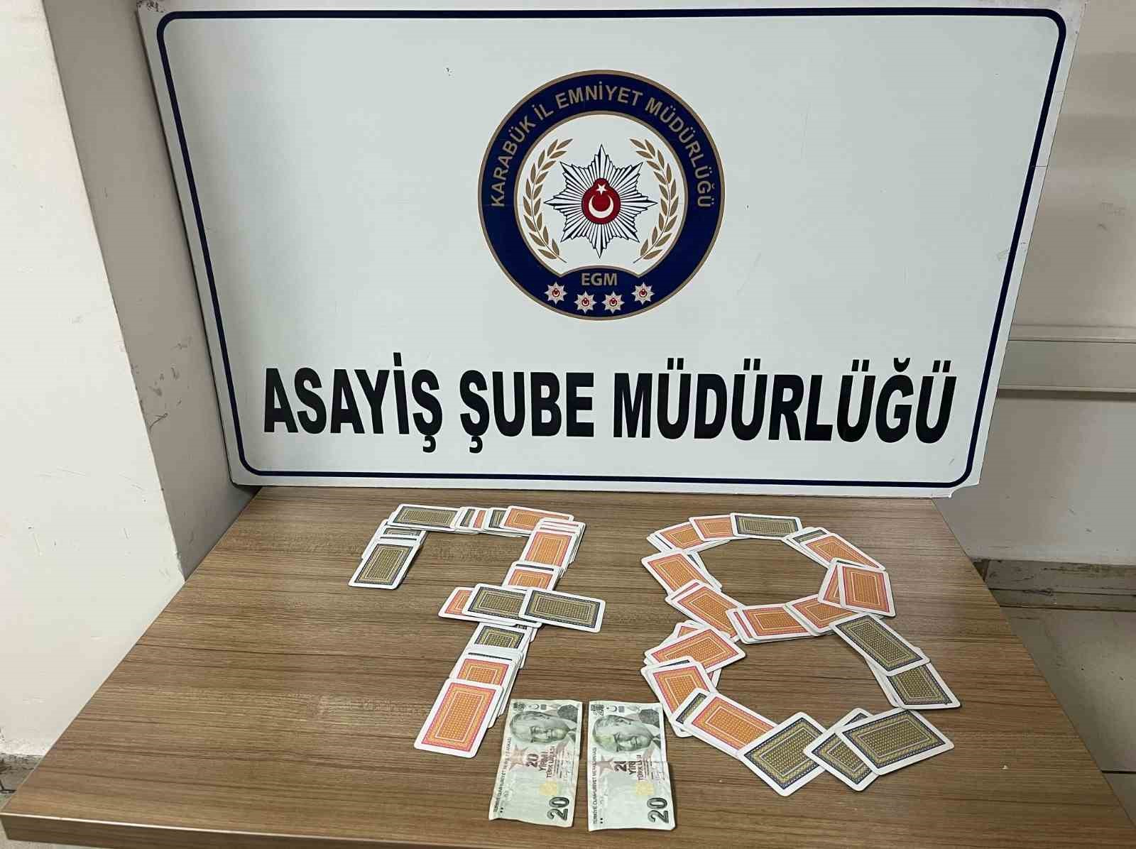 kumar baskinlarinda yakalanan 15 kisiye 138 bin 705 tl para cezasi XefgS64V