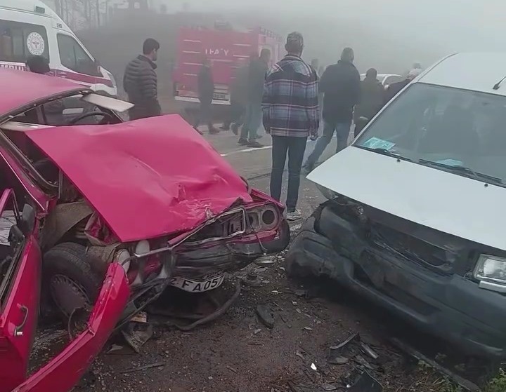 orduda yogun siste iki arac kafa kafaya carpisti 3u agir 5 yarali XuzNGZie